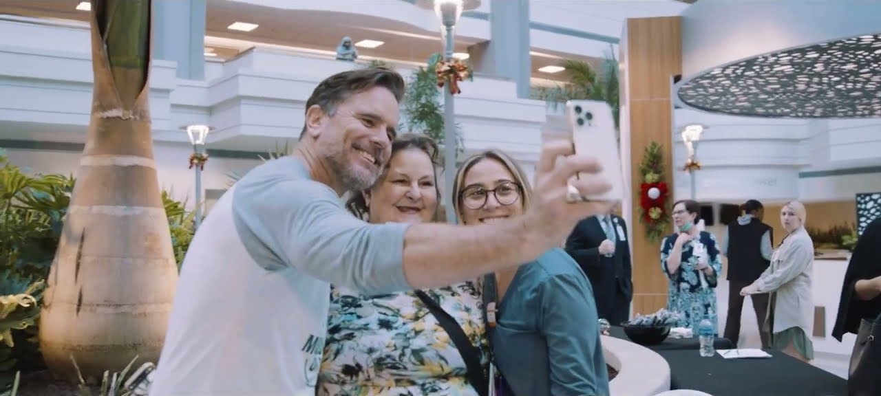 Musicians On Call, Back at the bedside with Charles Esten and HCA
